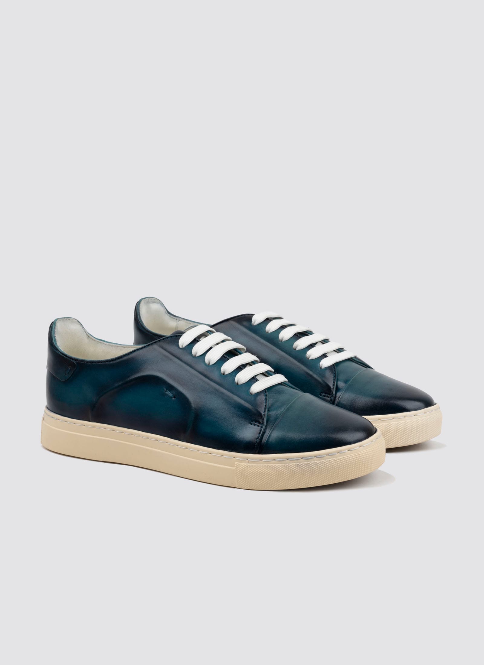 Kiana Sneaker