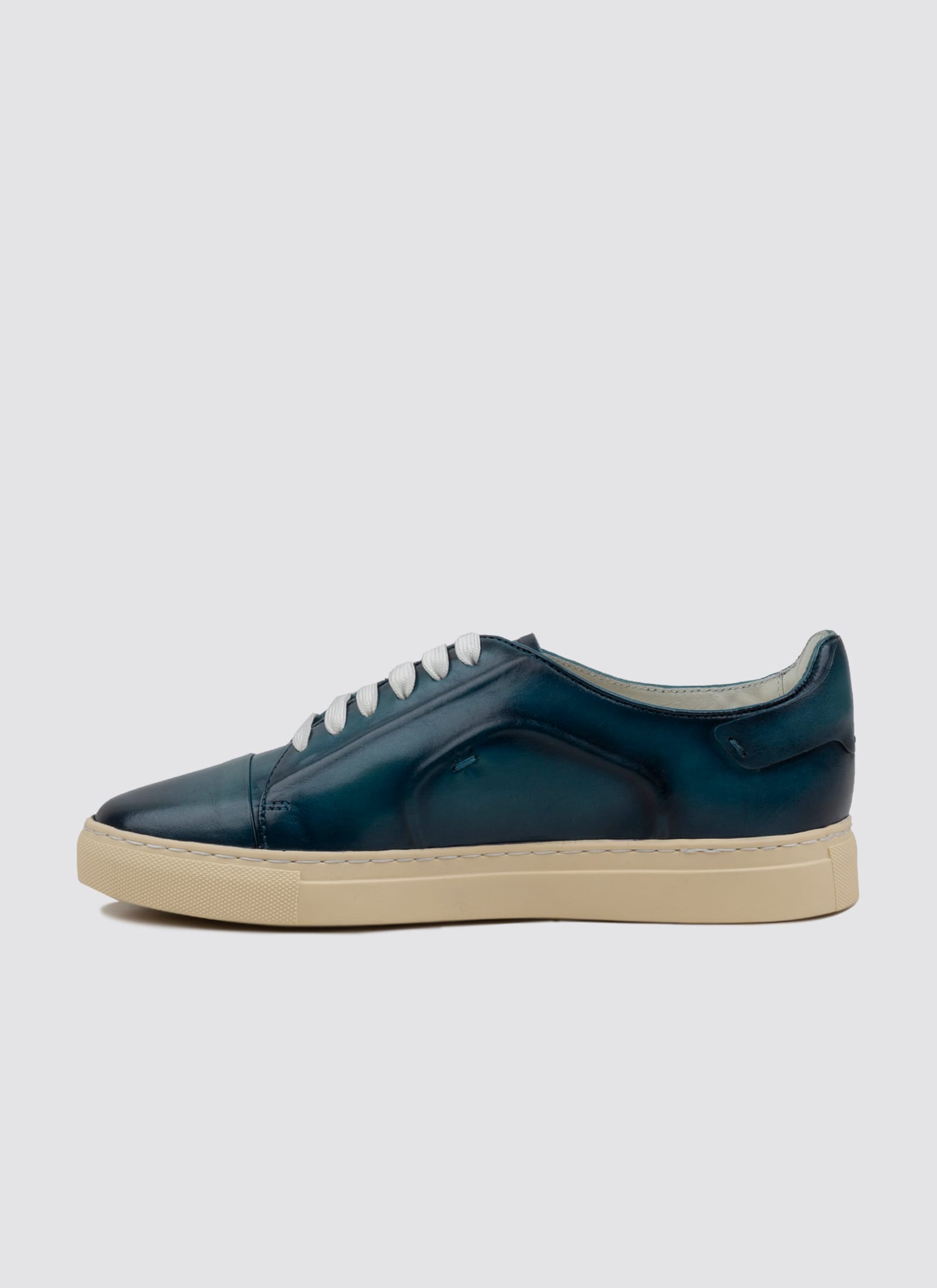 Kiana Sneaker