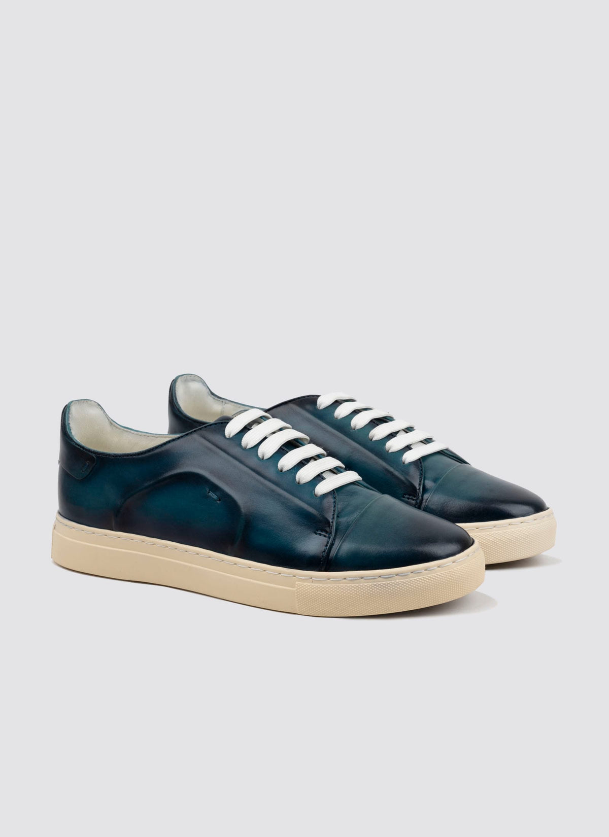Kiana Sneaker